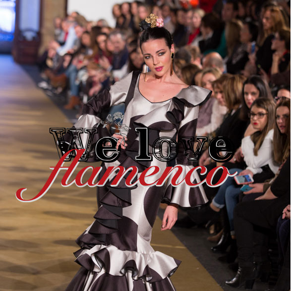 Vestido con Flecos Modelo Romántico, Trajes de flamenca 2024. Moda Flamenca