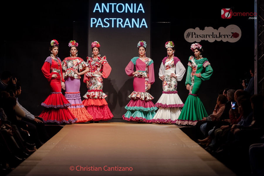 Diseñadores Noveles – Antonia	Pastrana – Pasarela Flamenca Jerez