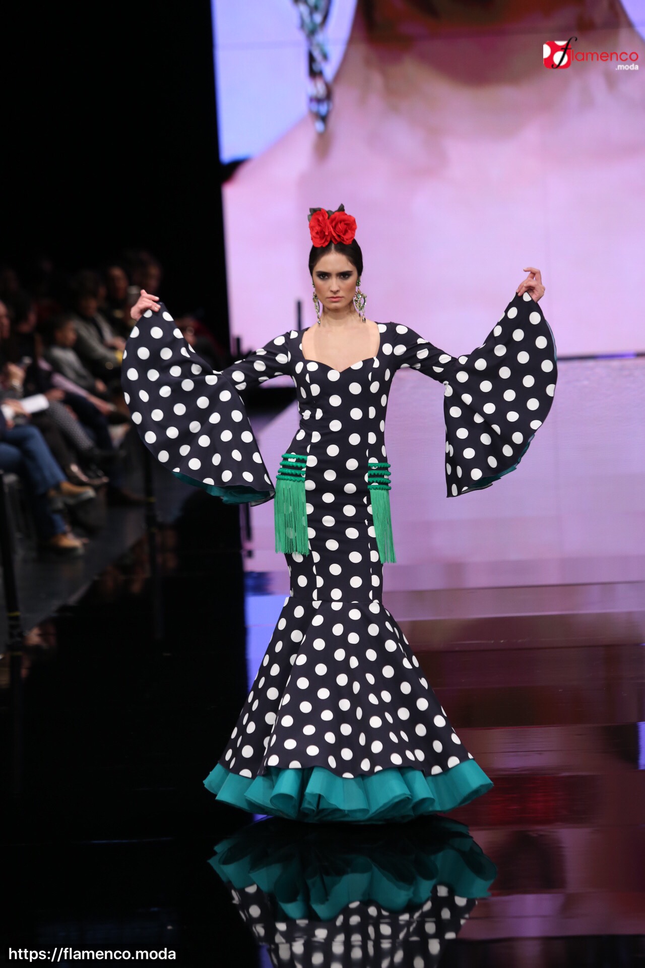 Pilar Rubio “En un rincón mi alma” - Simof 2018 | Flamenca - Flamenco.moda