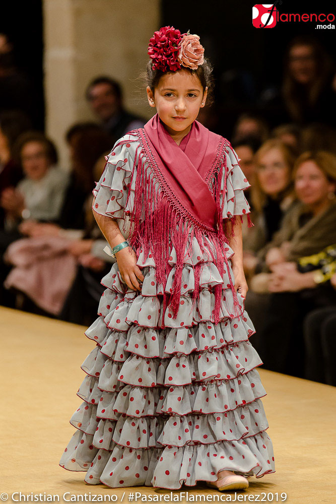 Pilar Villar 'El Arconcito'– Moda flamenca Infantil 'ESENCIA' Flamenca Jerez 2019 | Moda Flamenca - Flamenco.moda