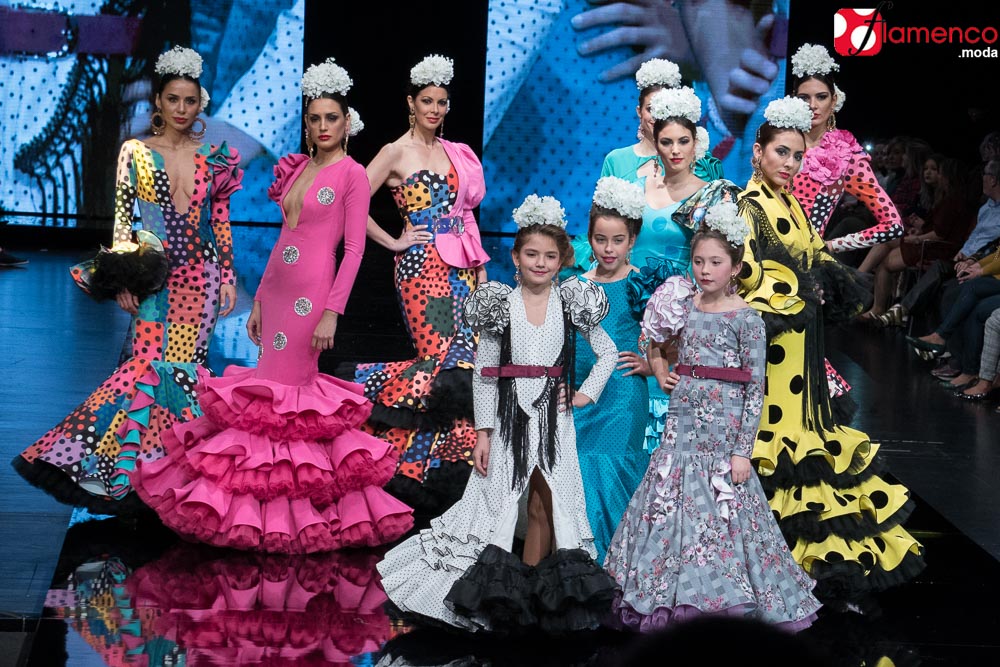 Video De lunares volantes "Gitana" Simof 2019 Moda Flamenca - Flamenco .moda